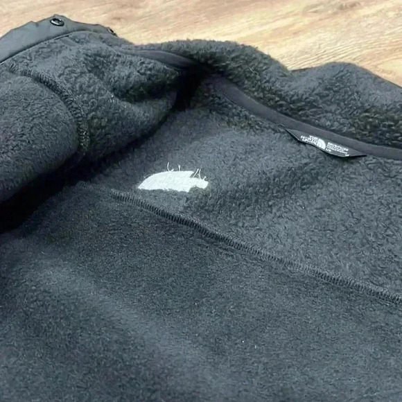 The North Face Girls’ Fleece Jacket, Large (Size 12) - Picture 8 of 12